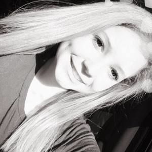 Meet your Posher, Alexis